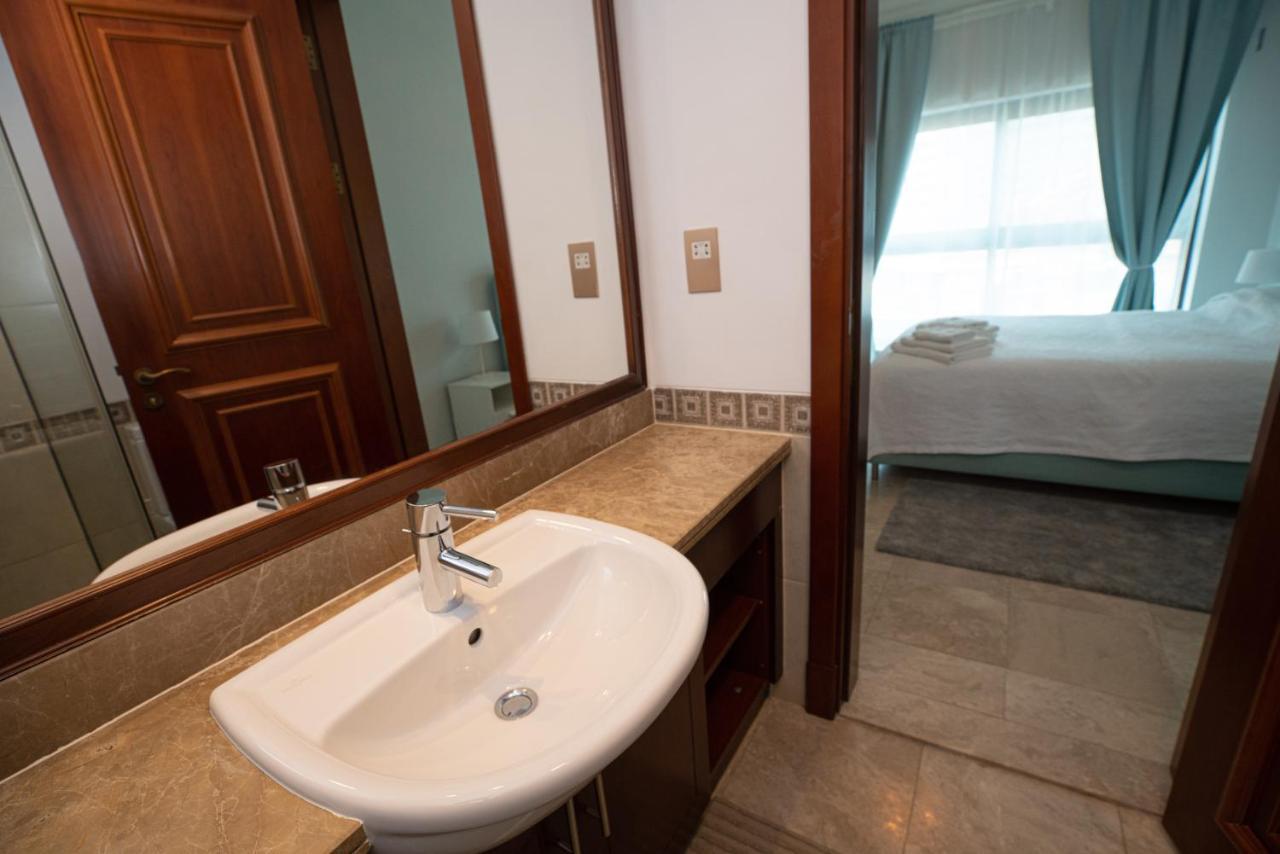 Appartement Gorgeous 2Br In Fairmont à Dubaï Extérieur photo